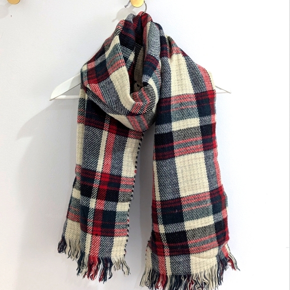 Winter scarf - Picture 1 of 9